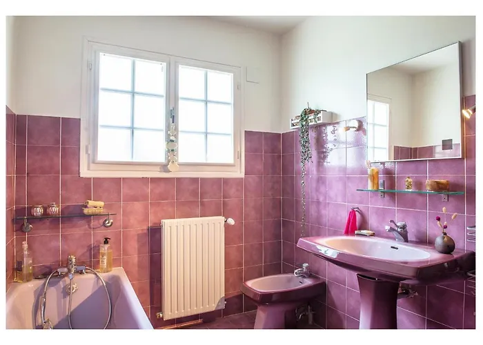 Soignee Et Accueillante A La Campagne - Ch Rouge 홈스테이